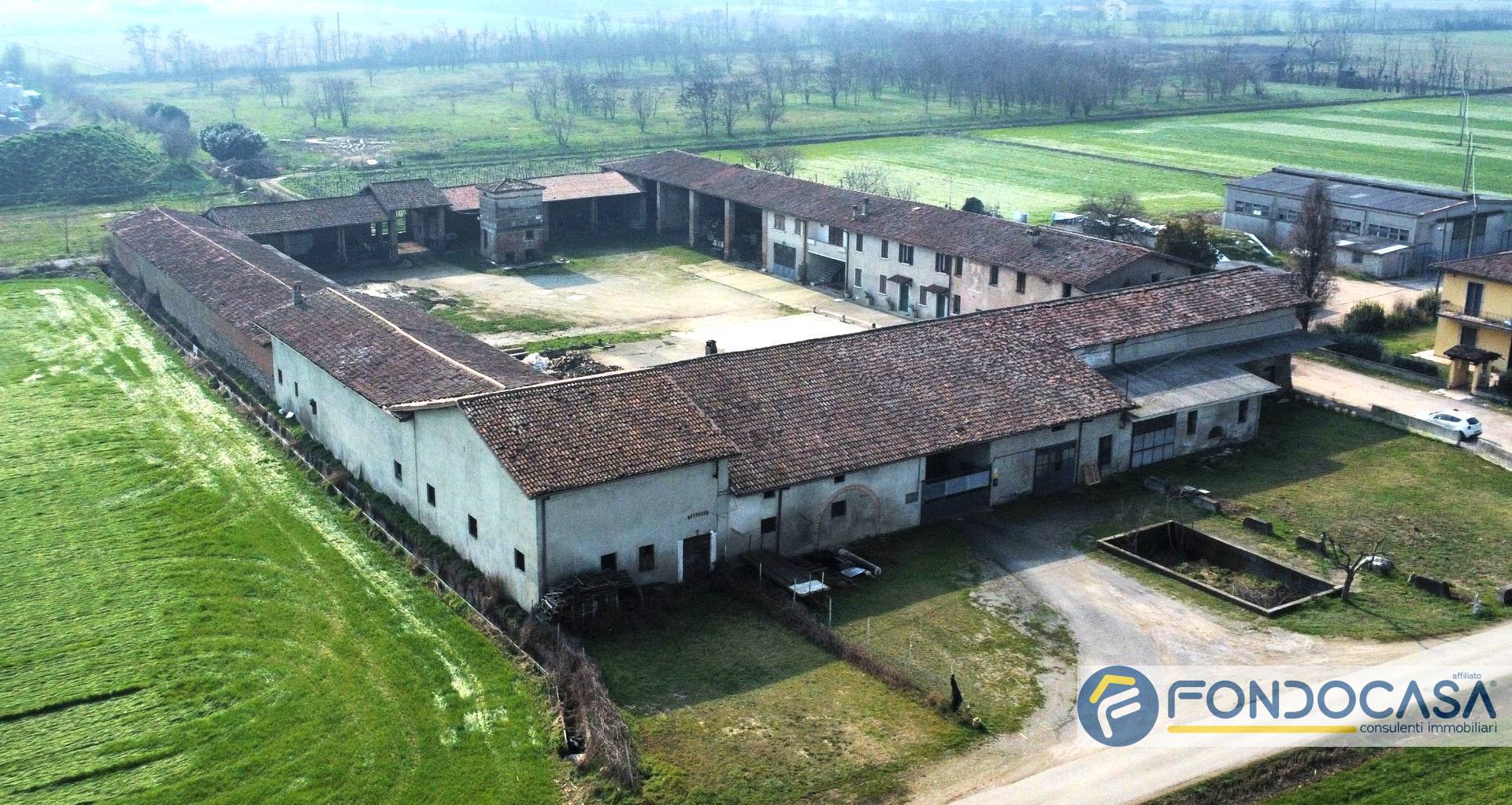 Casale di campagna in vendita a Castegnato