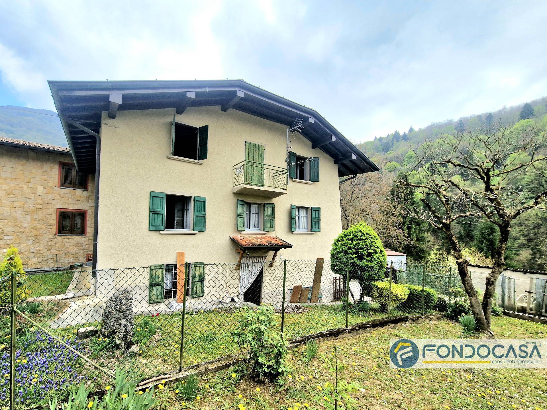 Casa indipendente in vendita a Algua, Rigosa