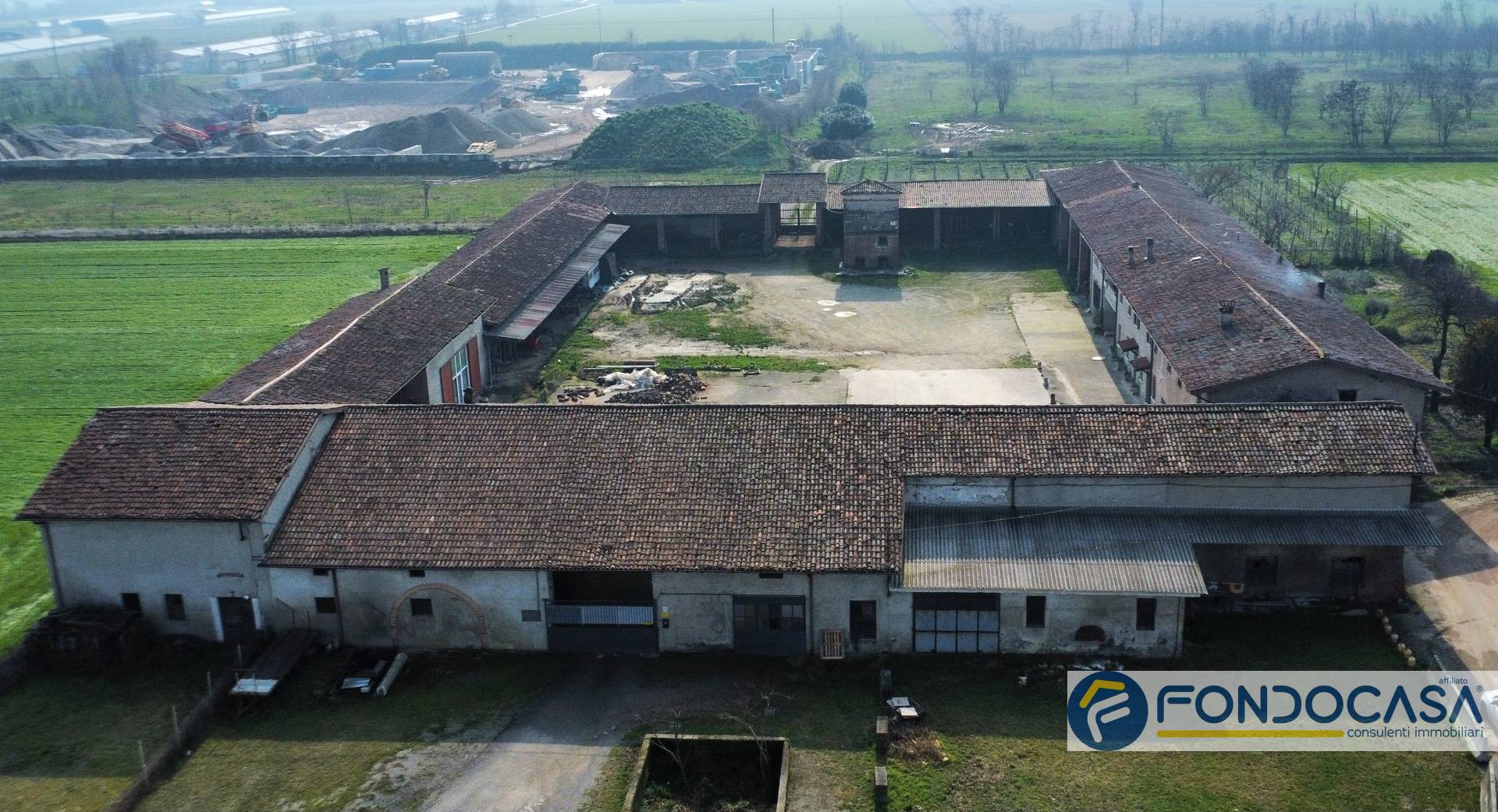 Casale di campagna in vendita a Brescia