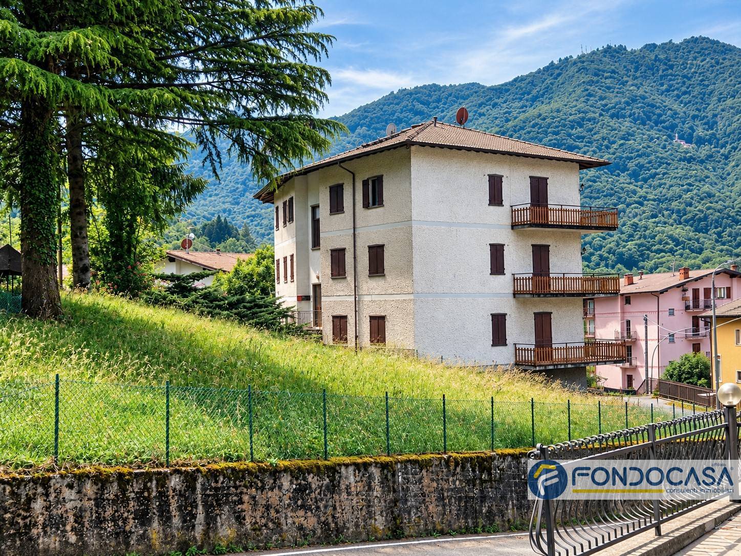 Palazzo intero stabile in vendita a Algua, Rigosa