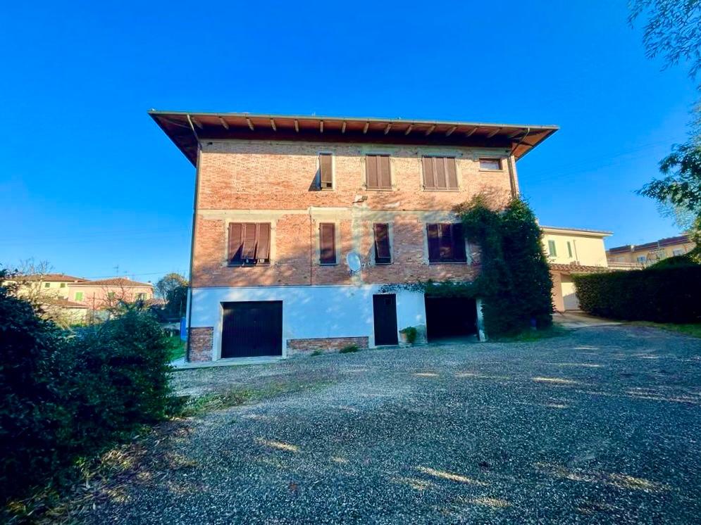 Villa con giardino, Pontedera la rotta