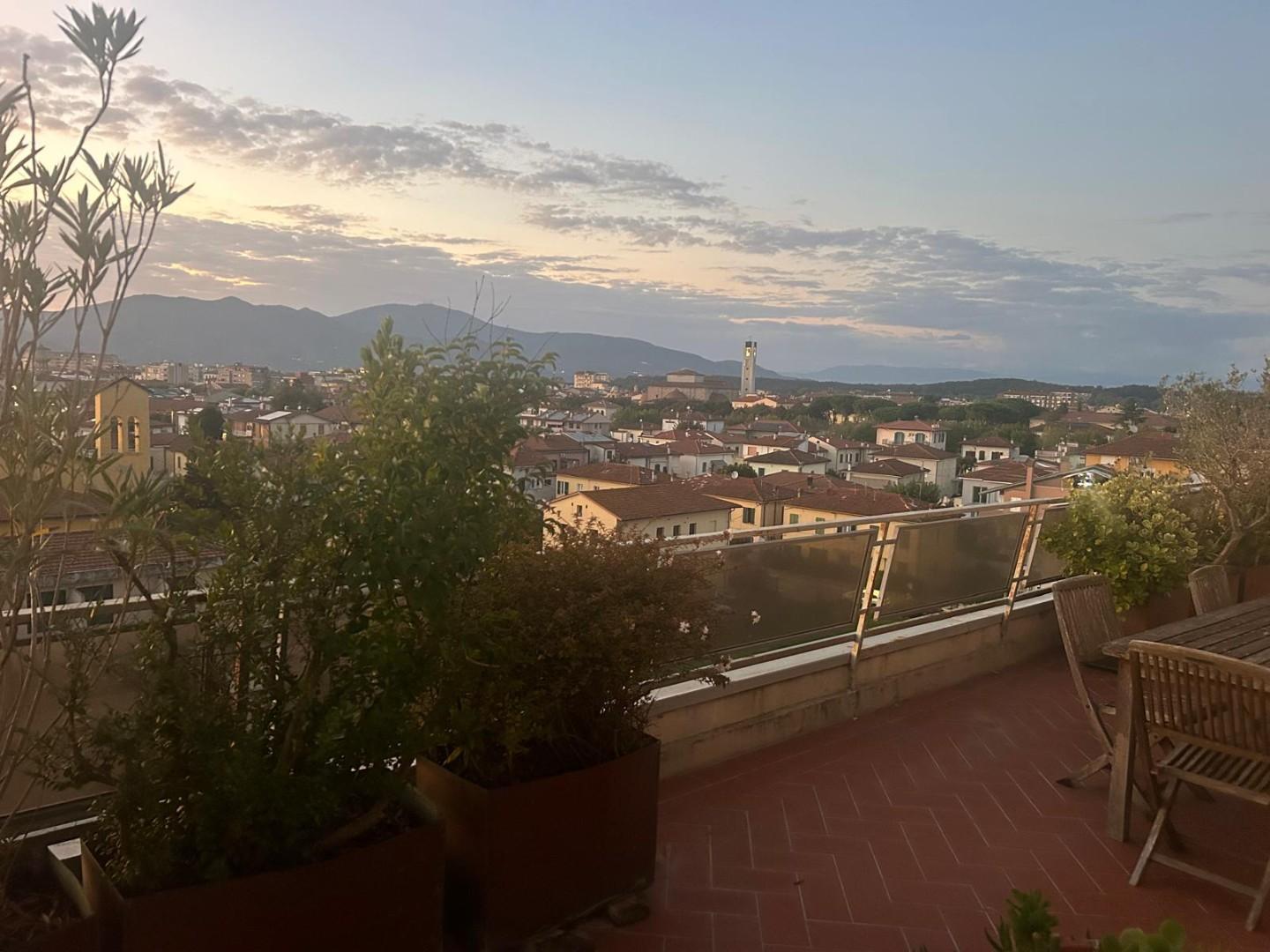 Attico con terrazzo, Pontedera bellaria
