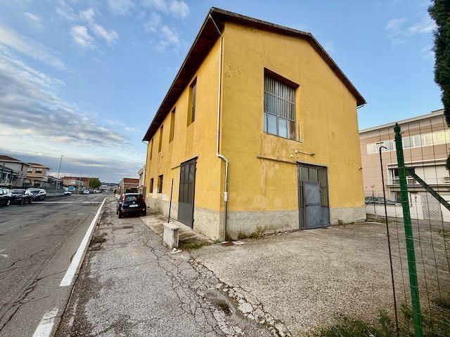 Laboratorio in vendita a Santa Croce sull'Arno