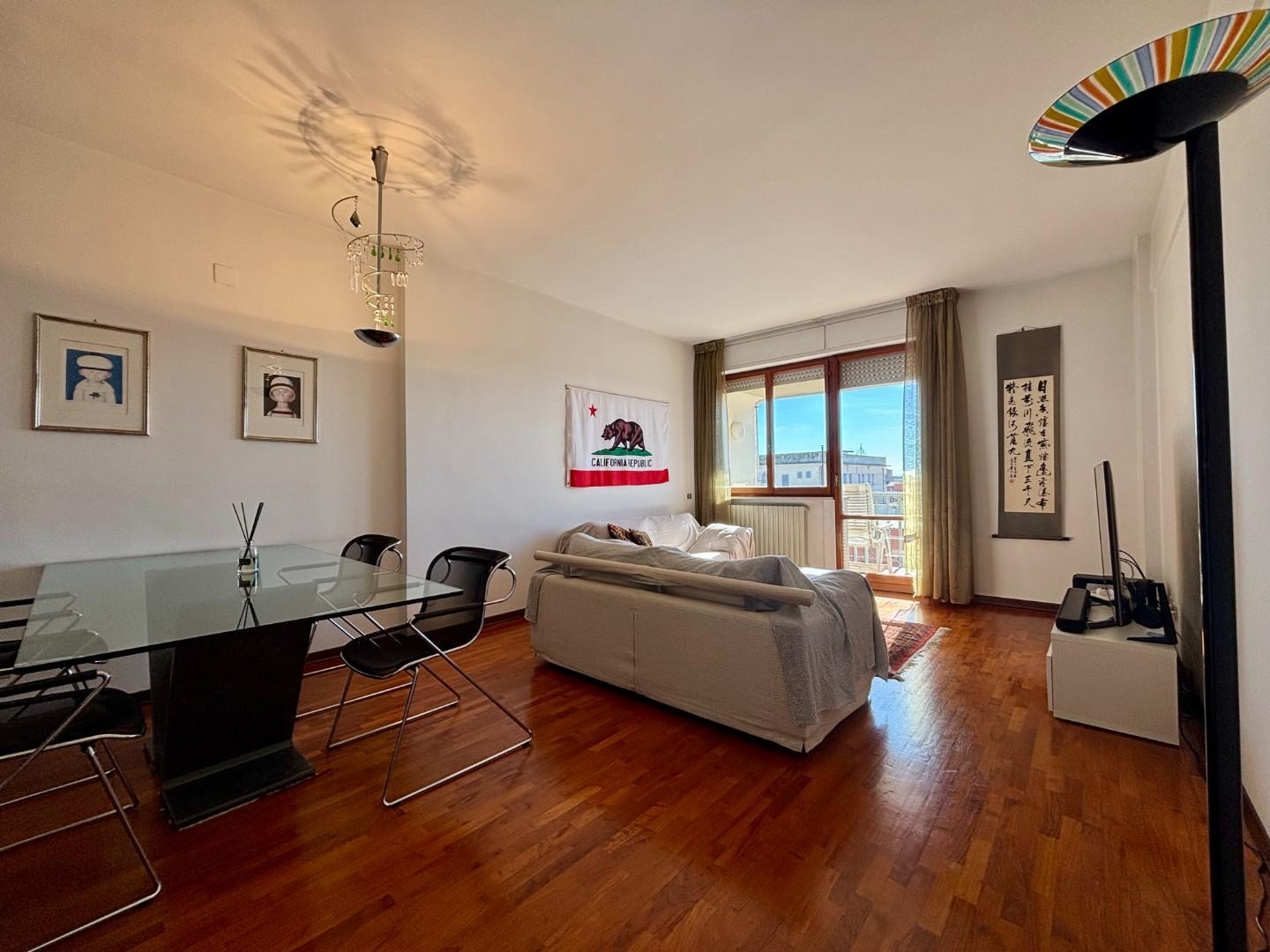 Appartamento con terrazzi, Pontedera centro