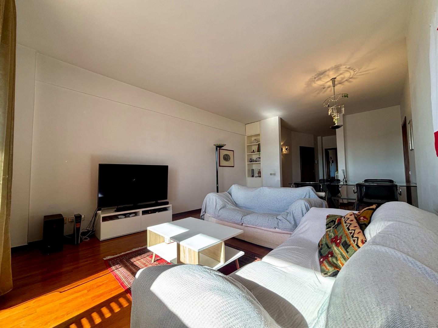 Appartamento con terrazzi, Pontedera centro