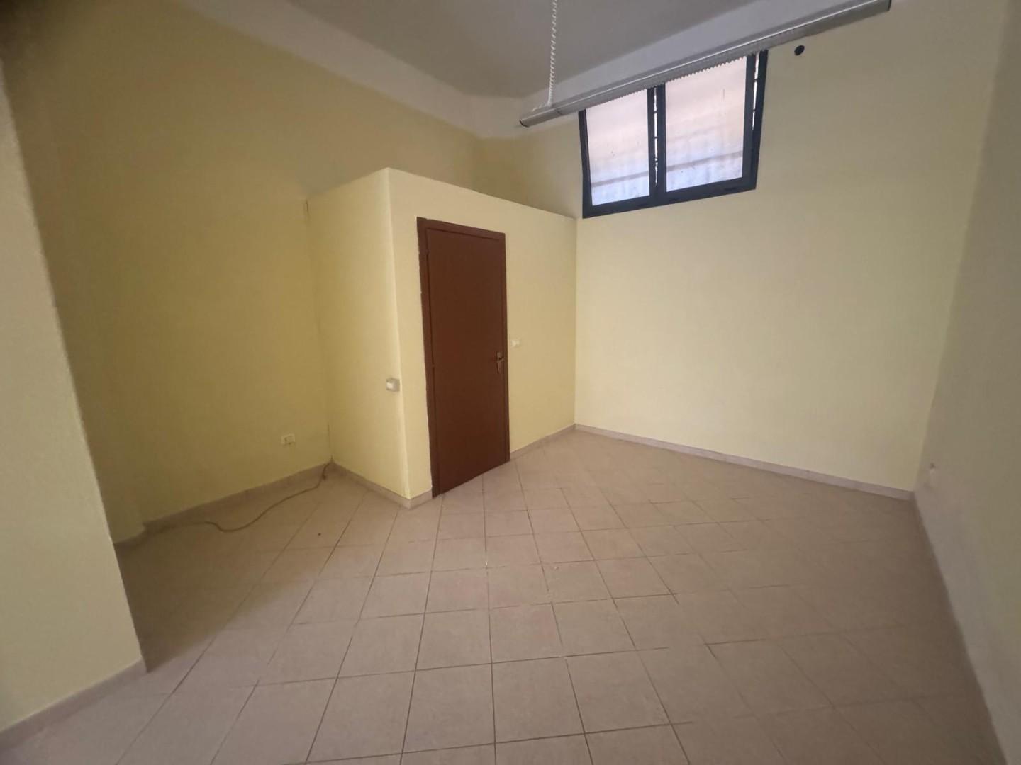 Locale commerciale ristrutturata, Pontedera centro