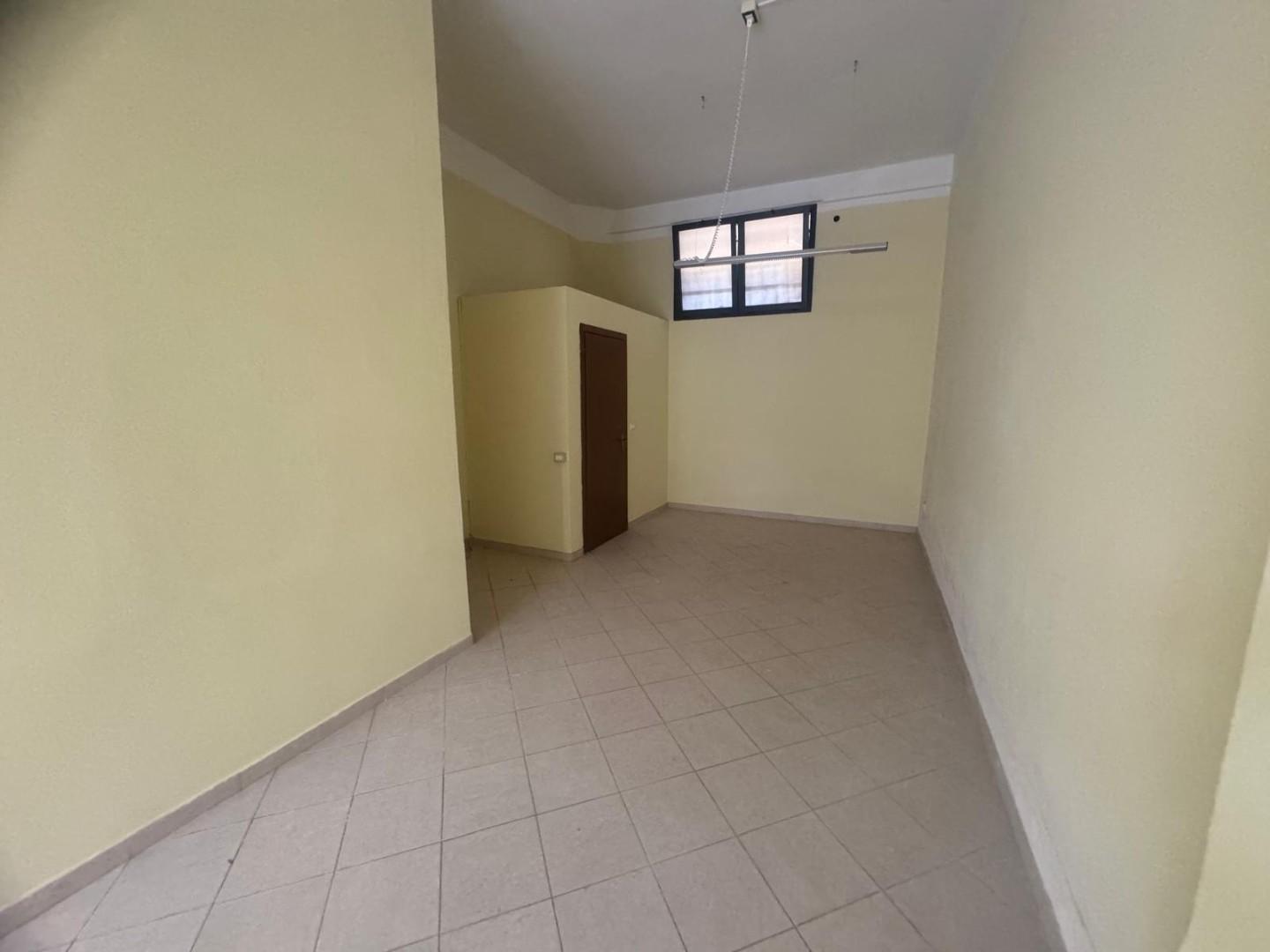 Locale commerciale ristrutturata, Pontedera centro