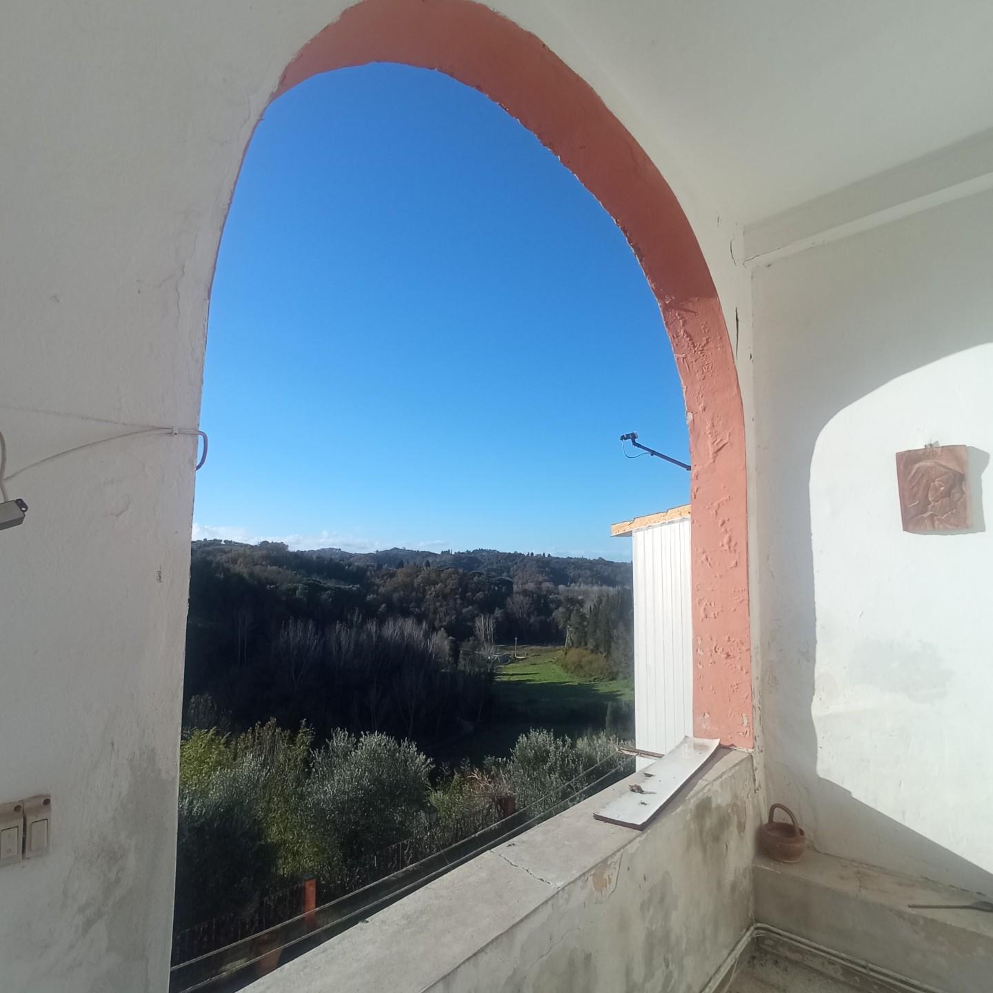 Quadrilocale con terrazzo a Montopoli in Val d'Arno