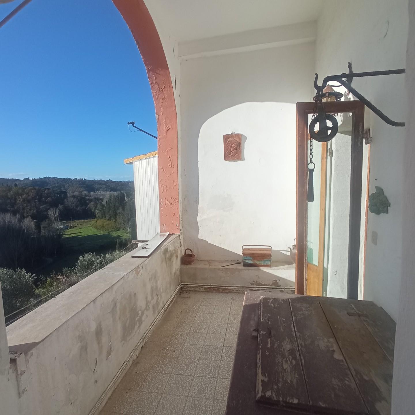 Quadrilocale con terrazzo a Montopoli in Val d'Arno