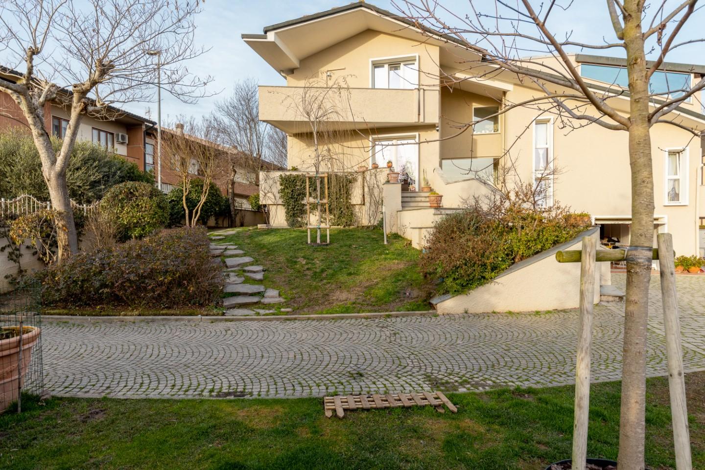 Villa con giardino, Pontedera bellaria