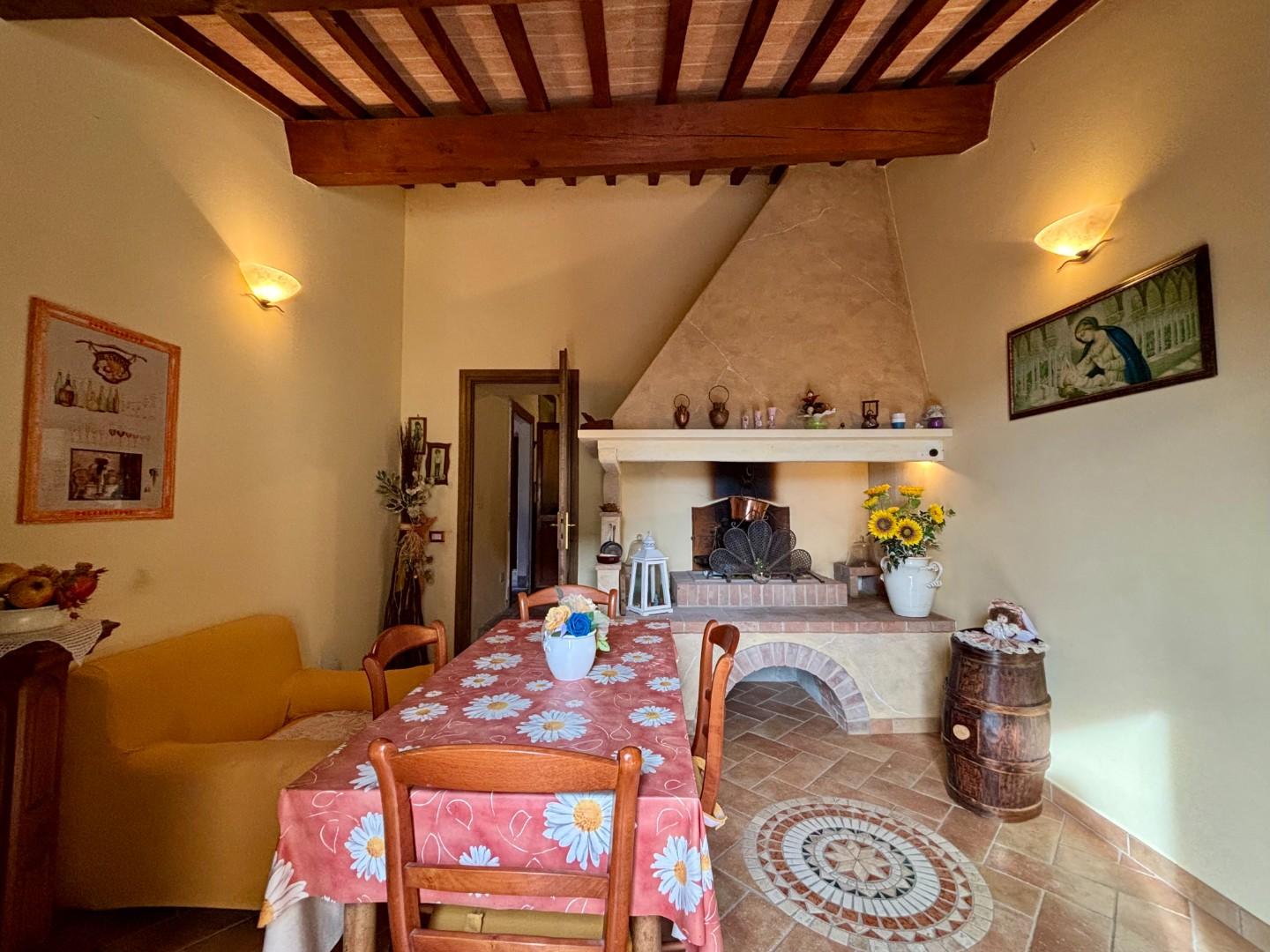 Casa indipendente con terrazzo, Peccioli montelopio