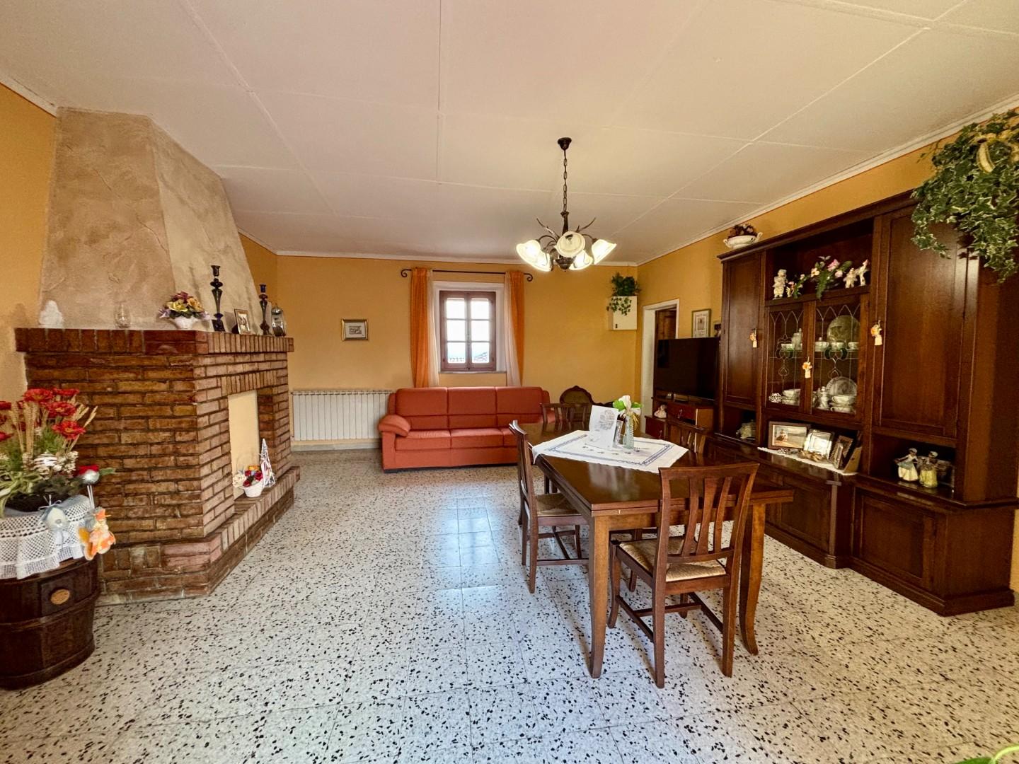 Casa indipendente con terrazzo, Peccioli montelopio