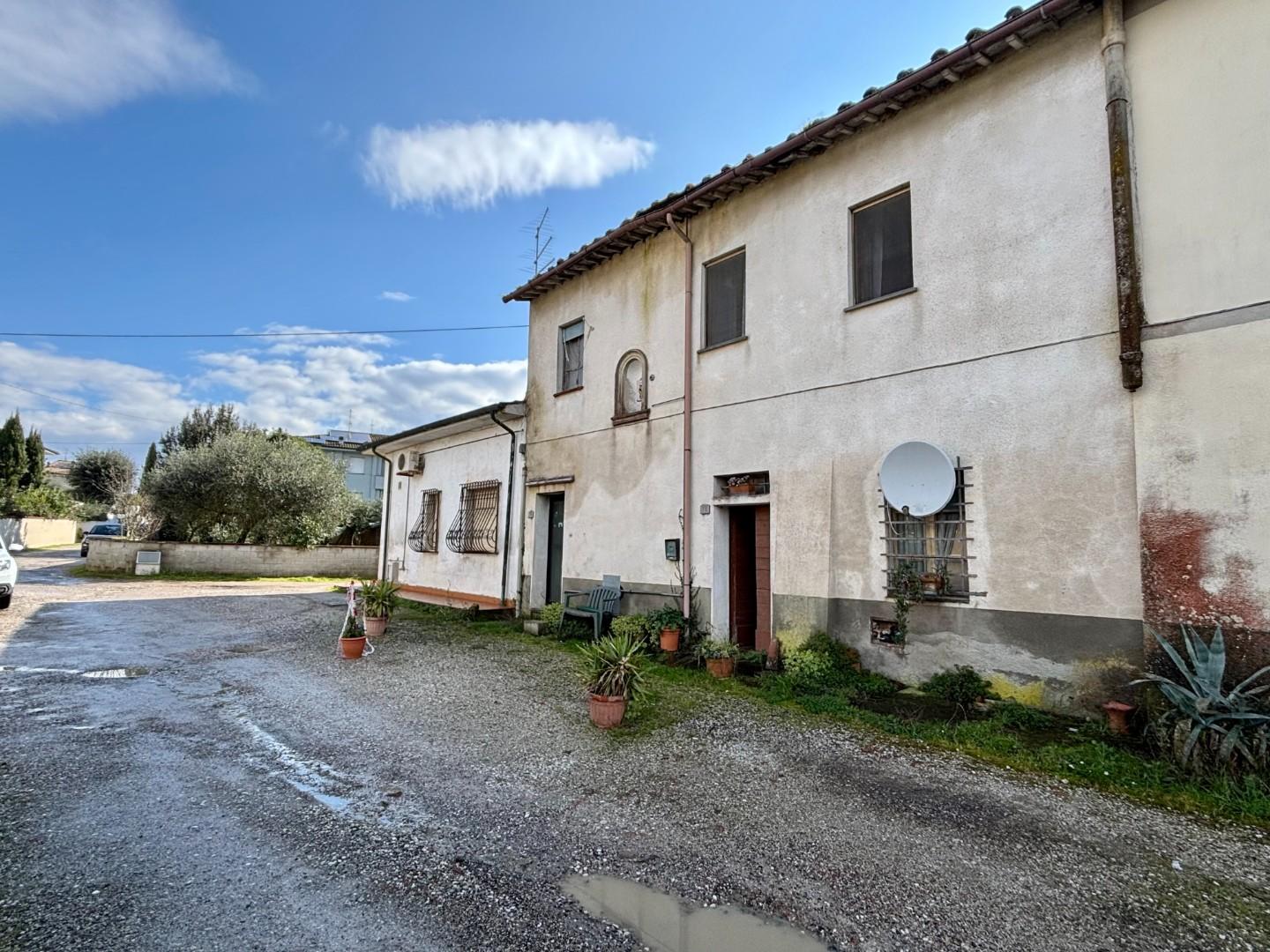 Casa indipendente da ristrutturare, Bientina quattro strade