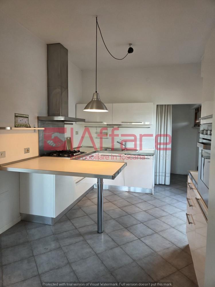 Attico con terrazzi, Pontedera centro