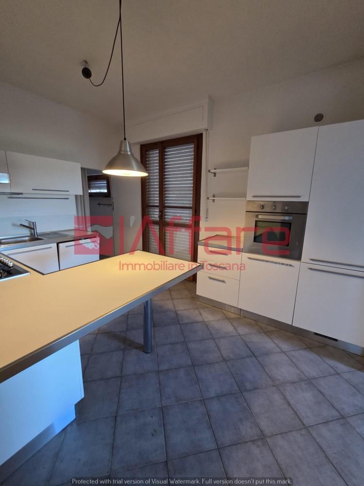 Attico con terrazzi, Pontedera centro