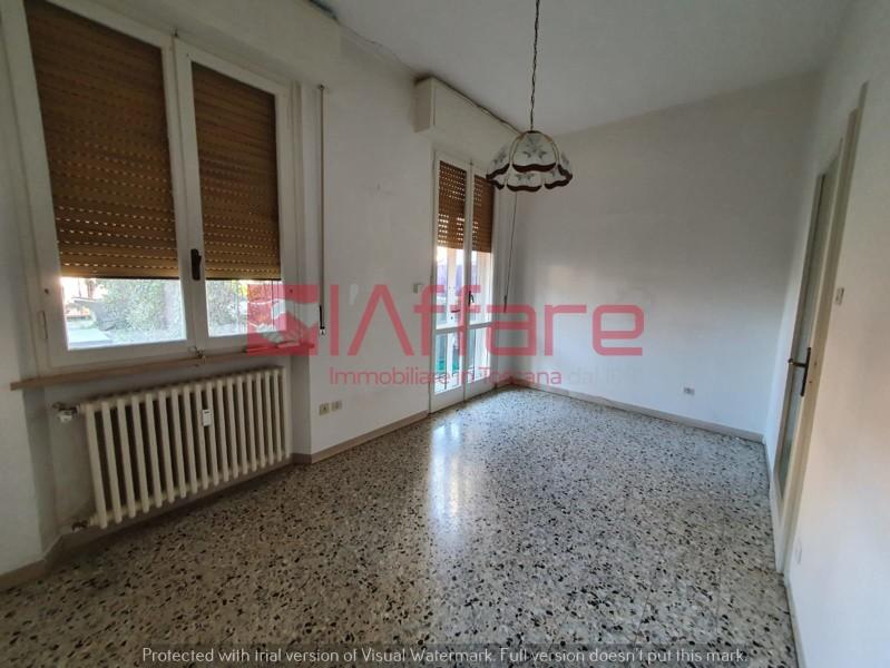 Appartamento con terrazzo, Pontedera centro