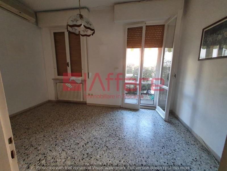 Appartamento con terrazzo, Pontedera centro