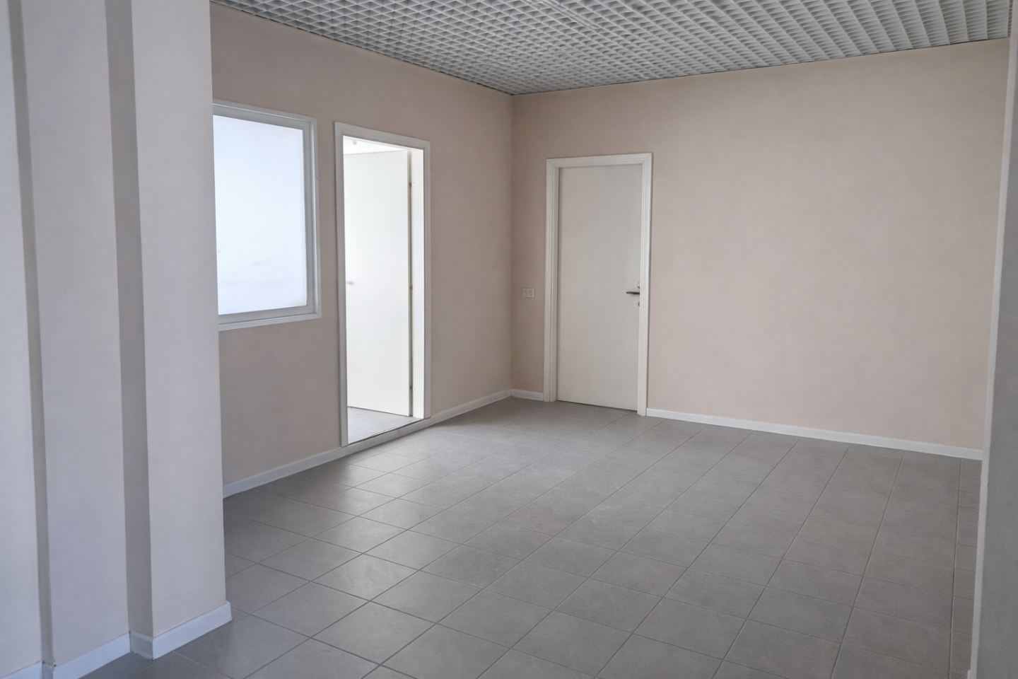 Negozio ristrutturato, Pontedera centro