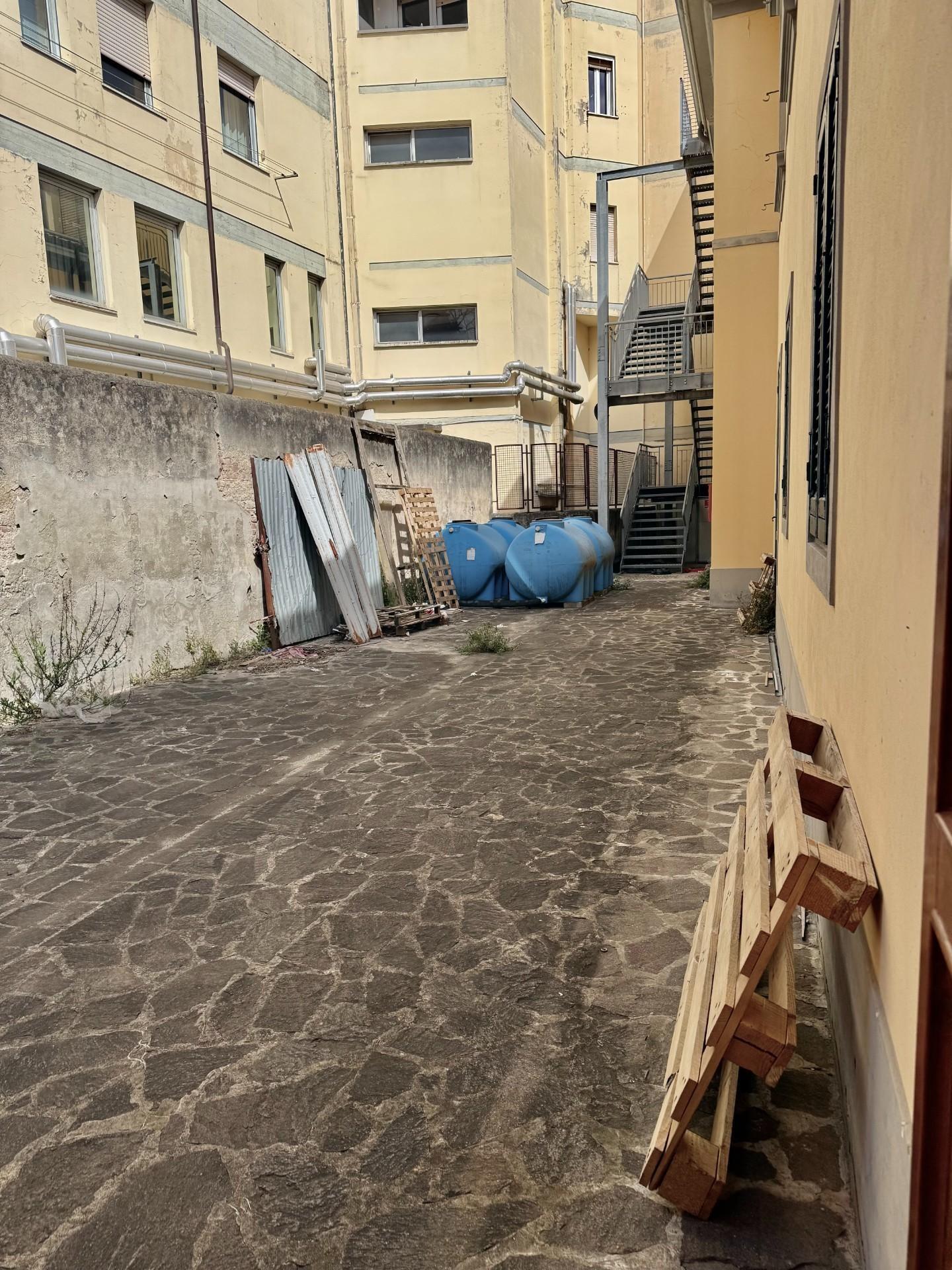 Capannone in affitto, Pontedera centro