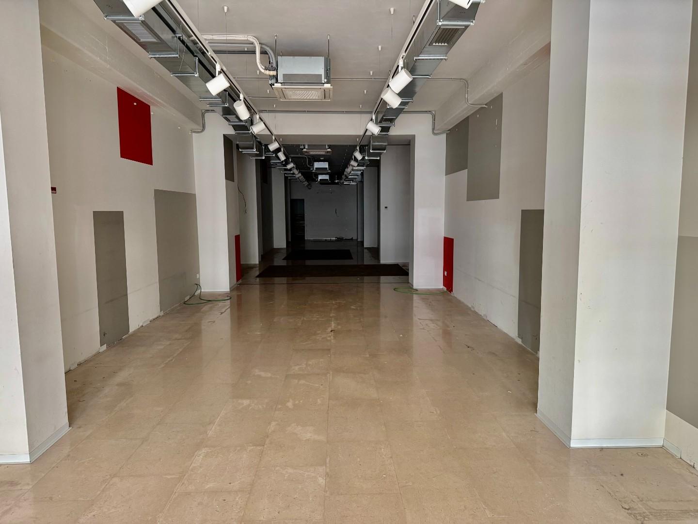 Negozio in affitto, Pontedera centro