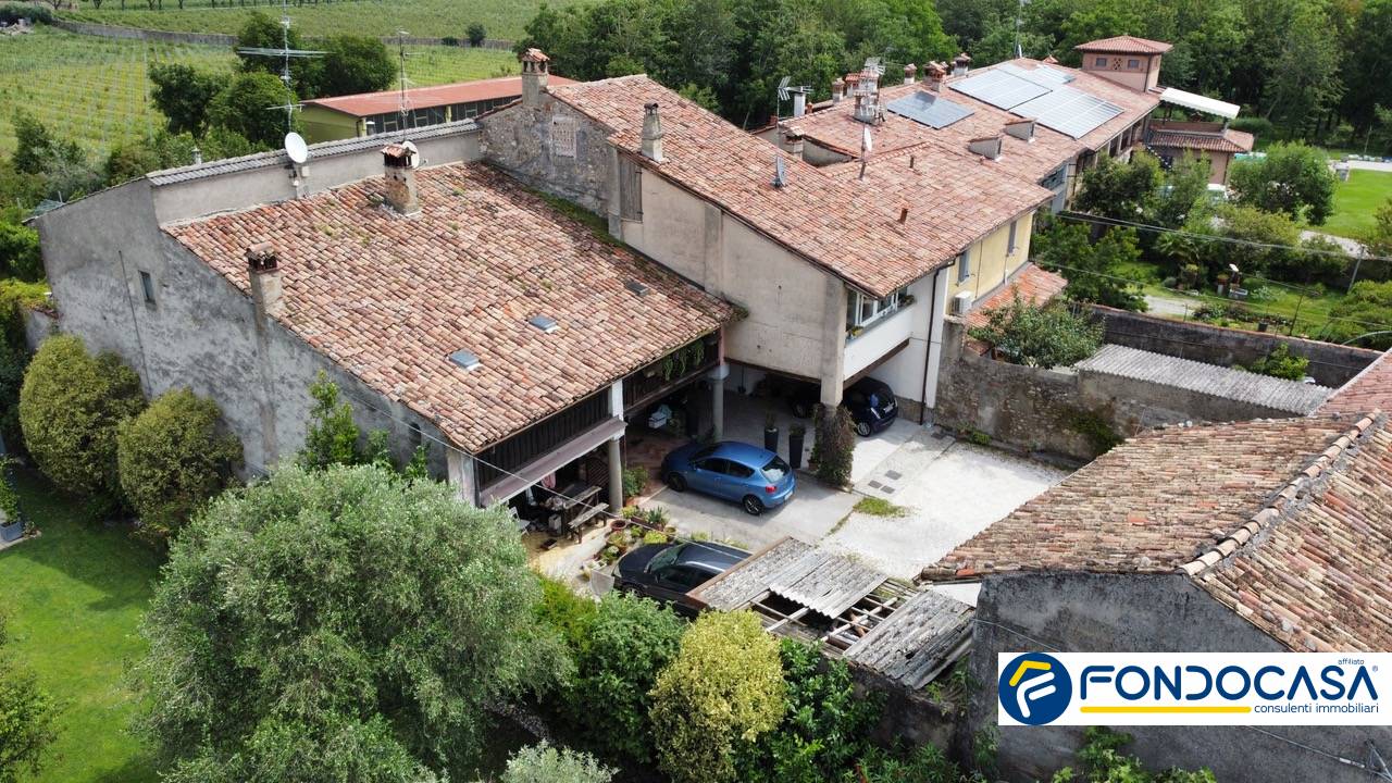 Casa indipendente con terrazzo, Passirano camignone