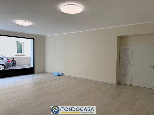 Locale commerciale in affitto a Coccaglio