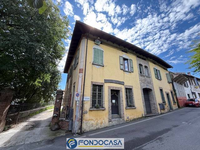Locale commerciale in vendita a Cazzago San Martino