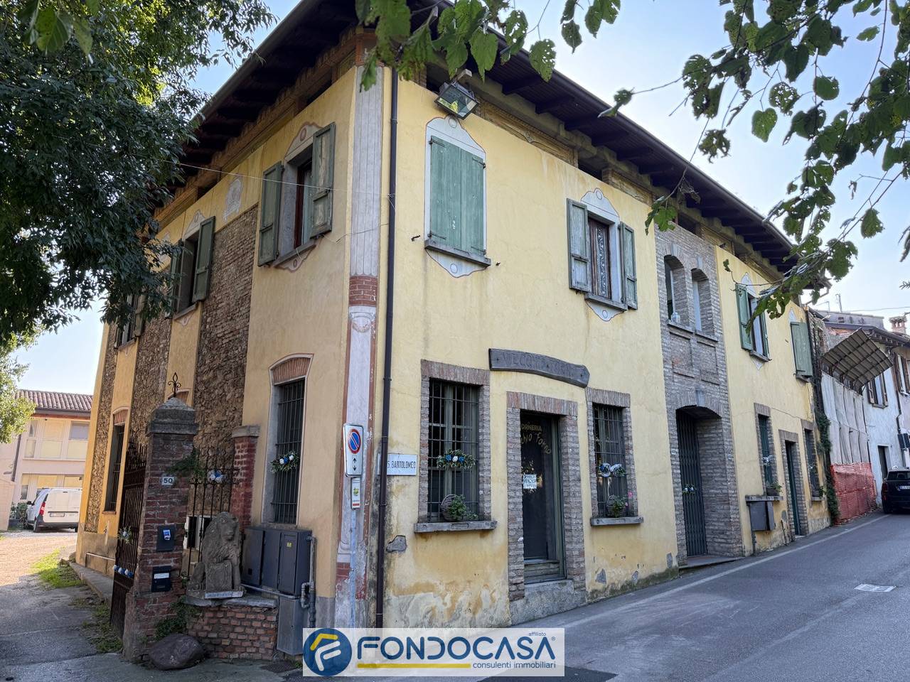 Locale commerciale in vendita a Cazzago San Martino