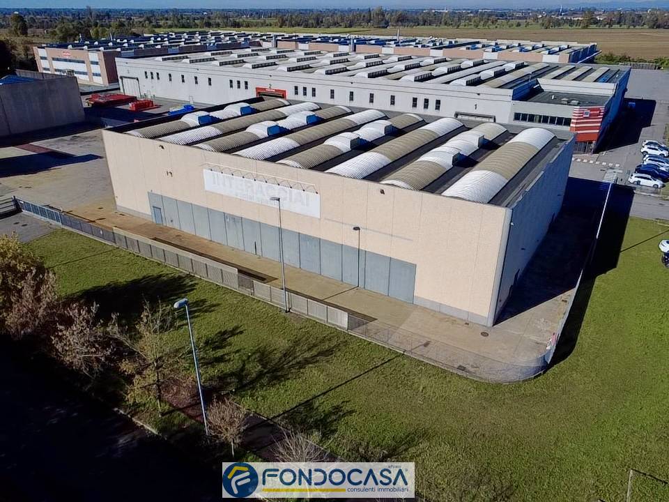 Capannone in vendita a Maclodio