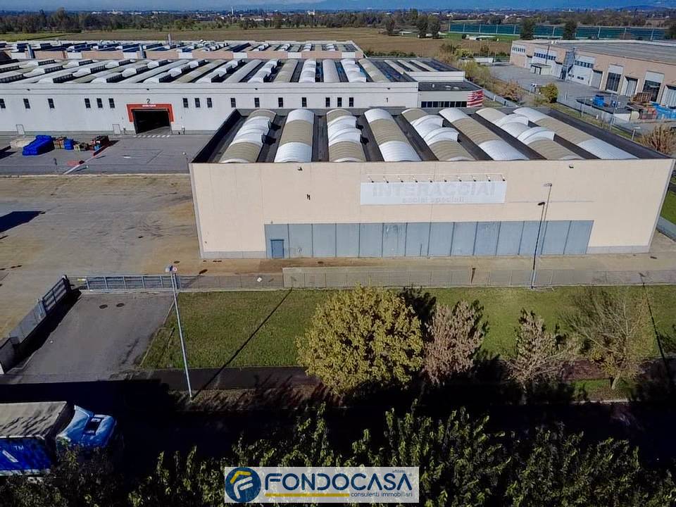 Capannone in vendita a Maclodio