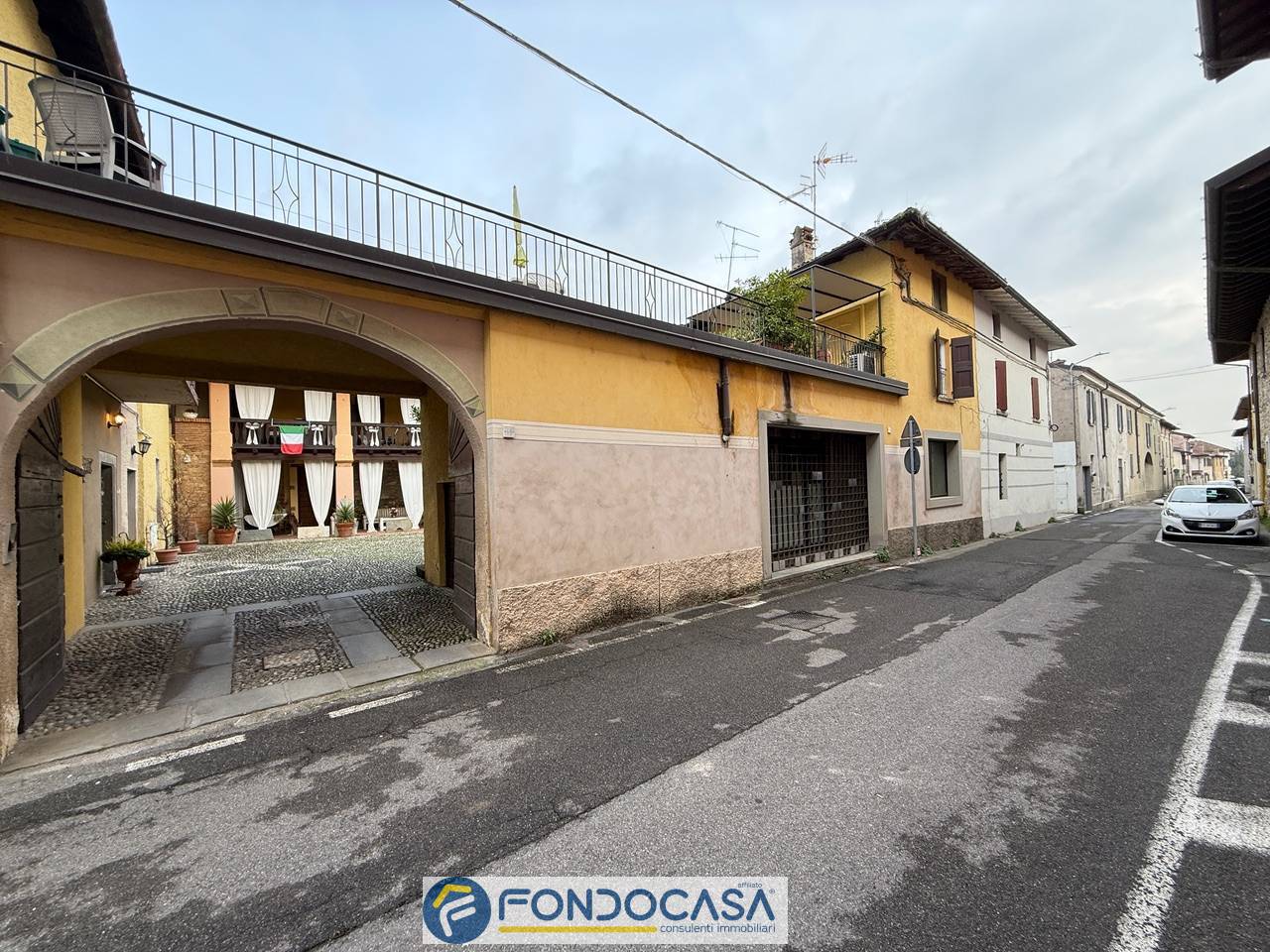 Locale commerciale in vendita a Passirano