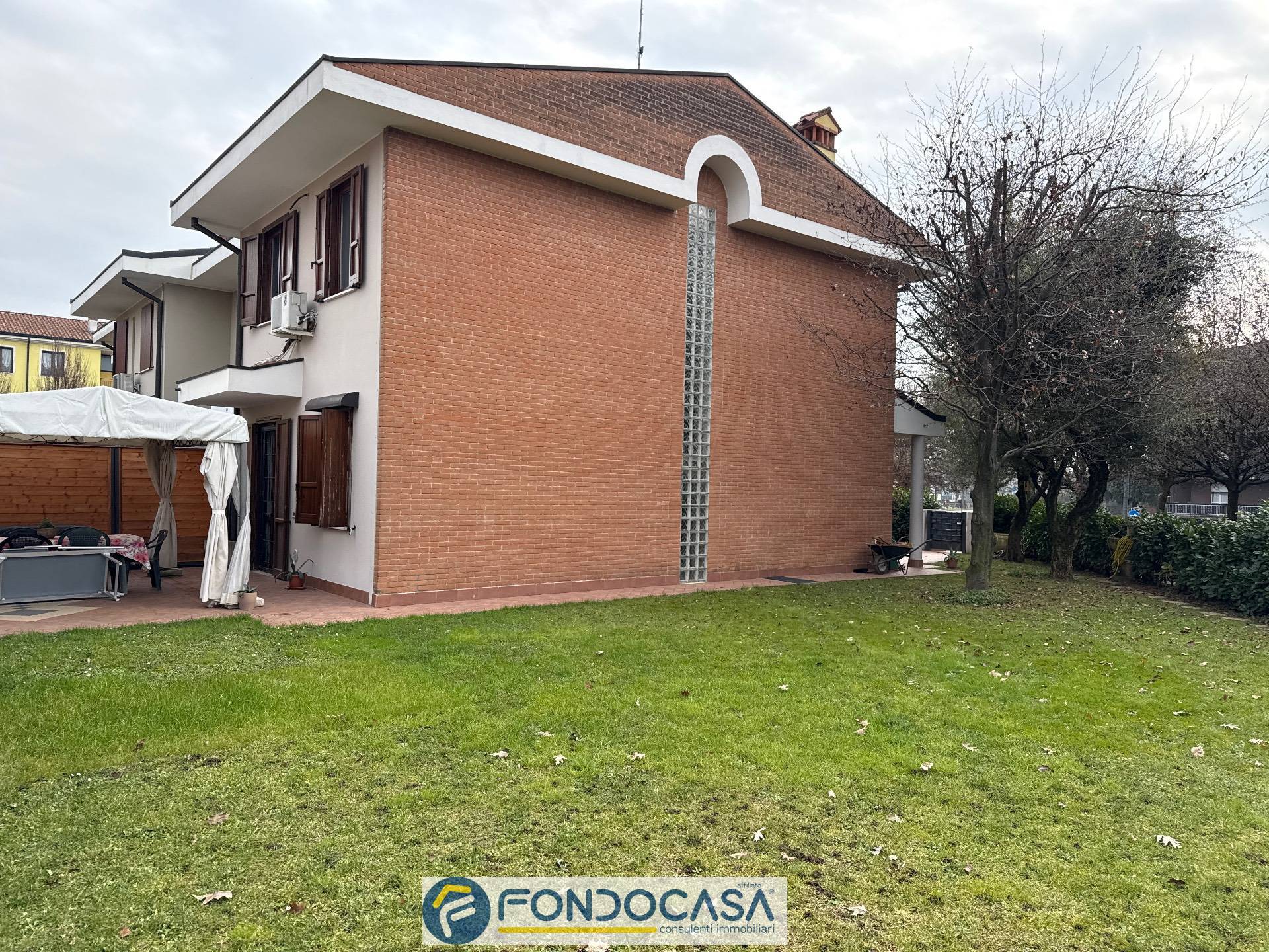 Villette a schiera in vendita a Rovato