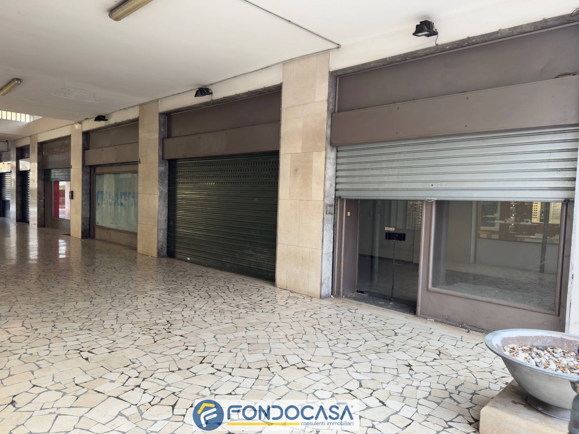 Locale commerciale in vendita a Rovato