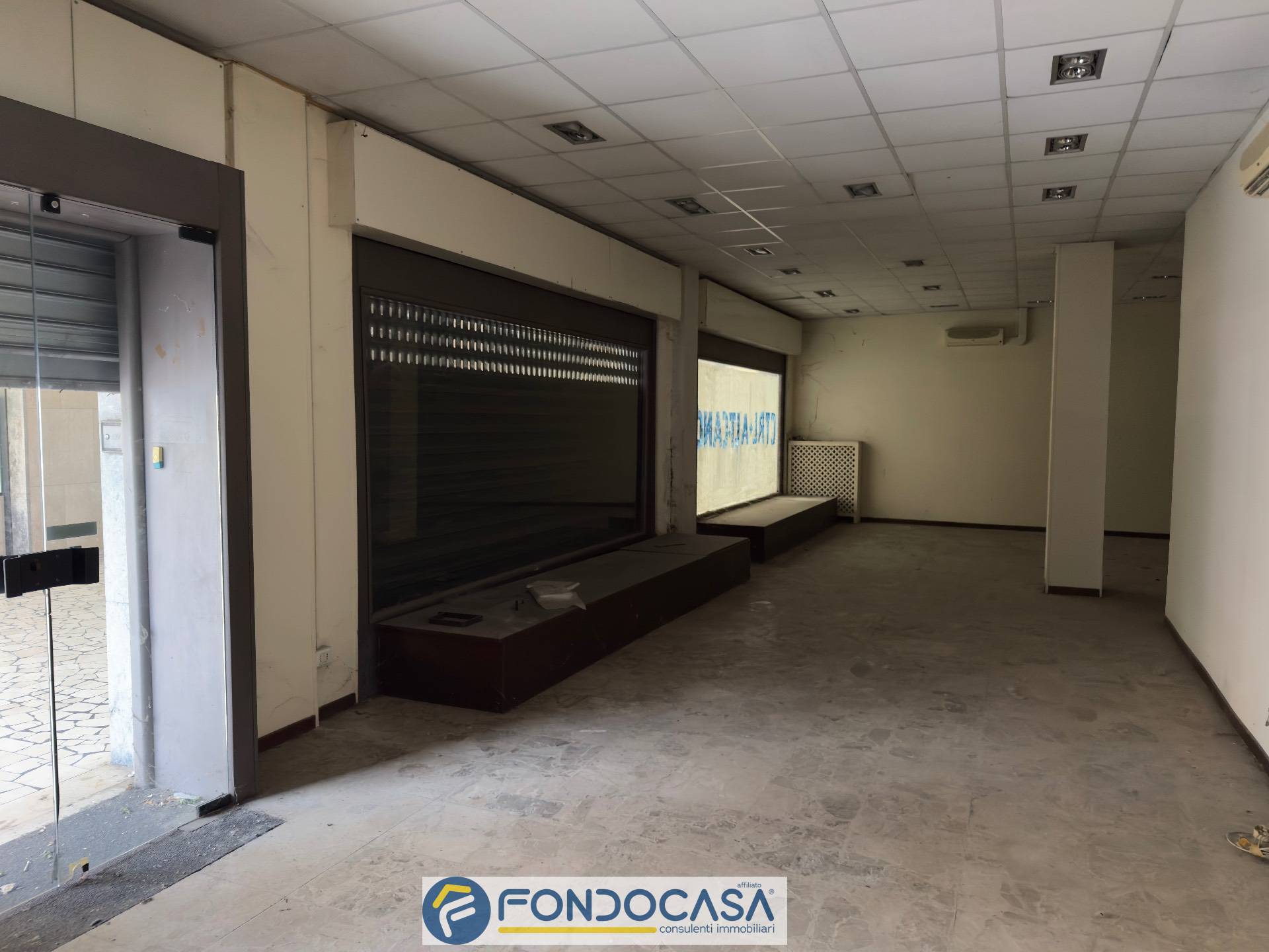 Locale commerciale in vendita a Rovato