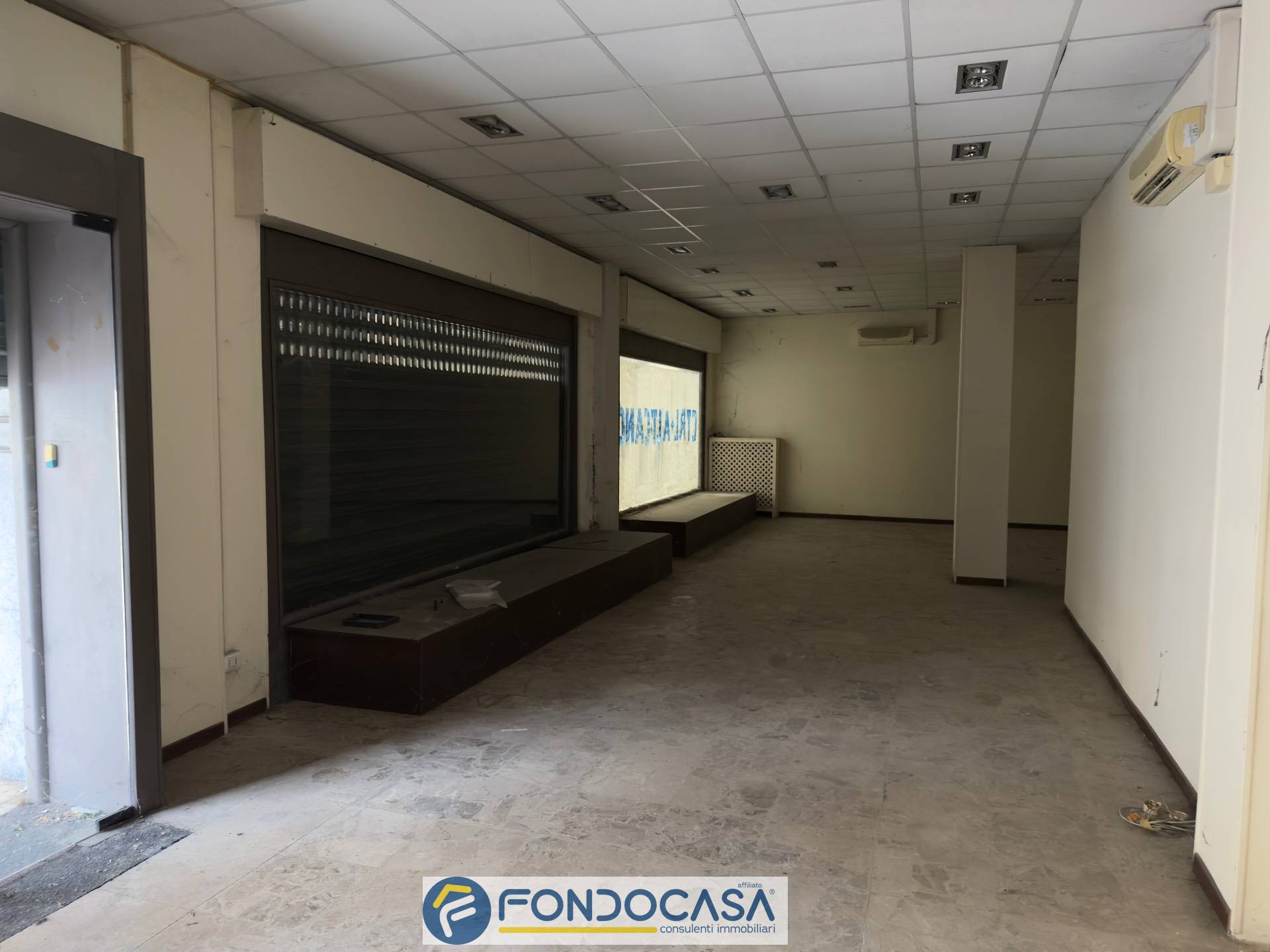 Locale commerciale in vendita a Rovato