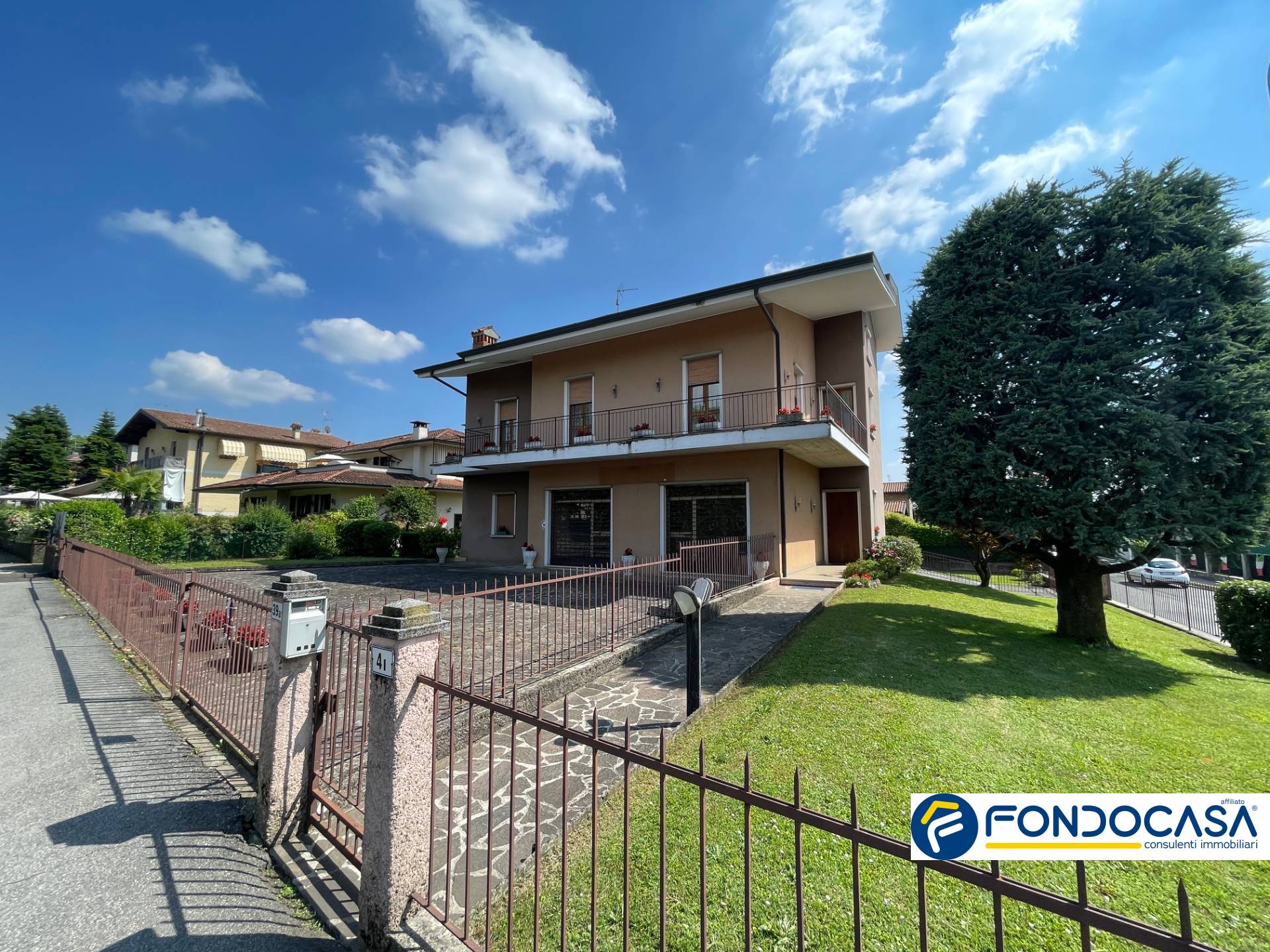 Villa bifamiliare in vendita a Passirano