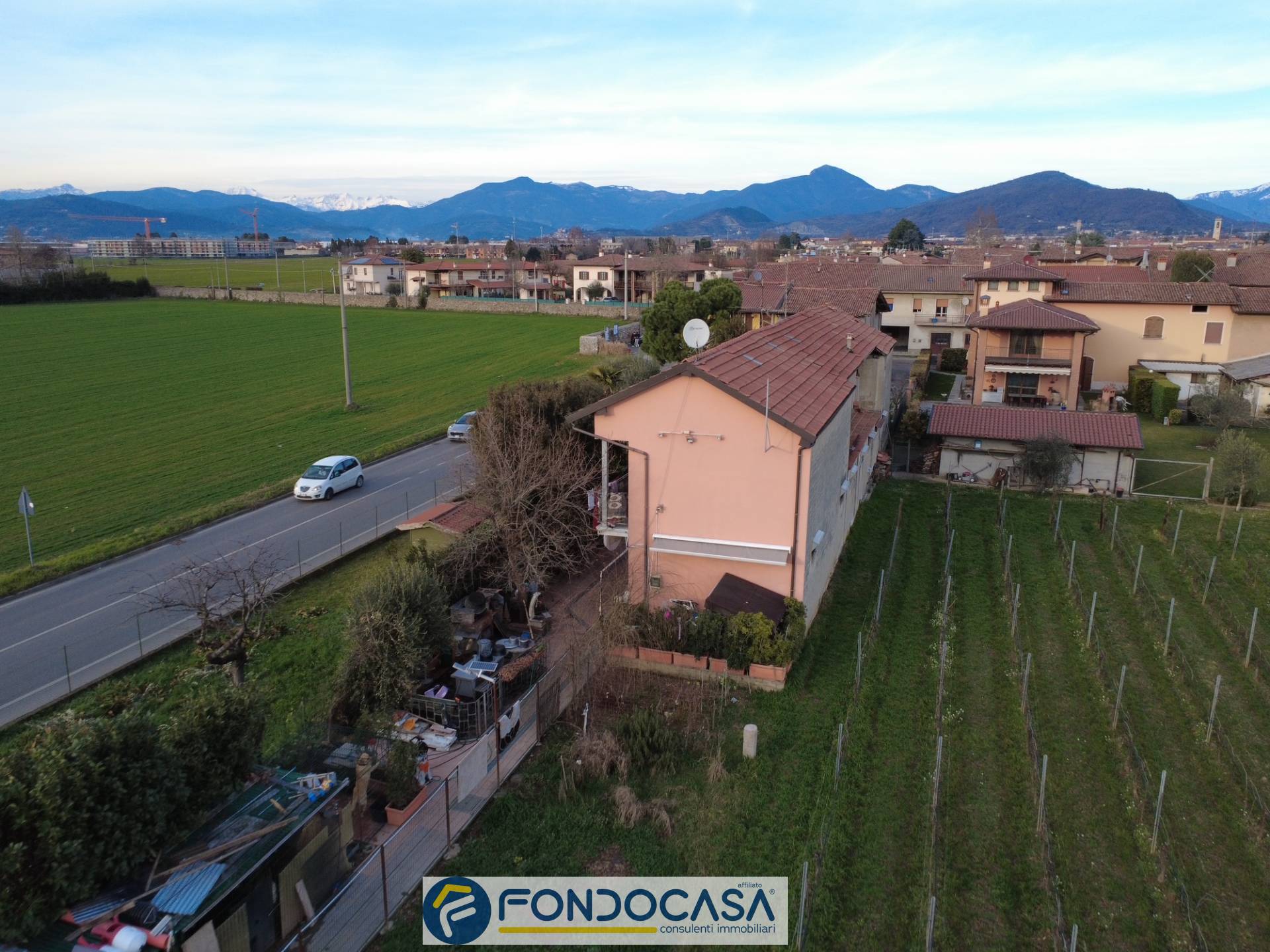 Casa indipendente in vendita a Erbusco, Spina