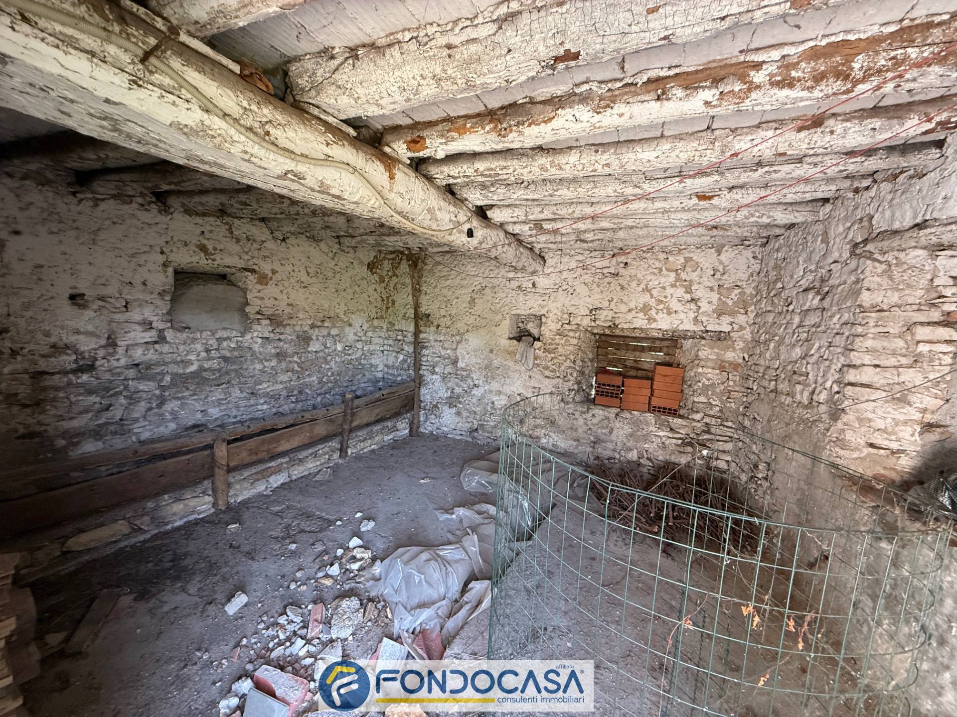 Rustico in vendita a Monticelli Brusati