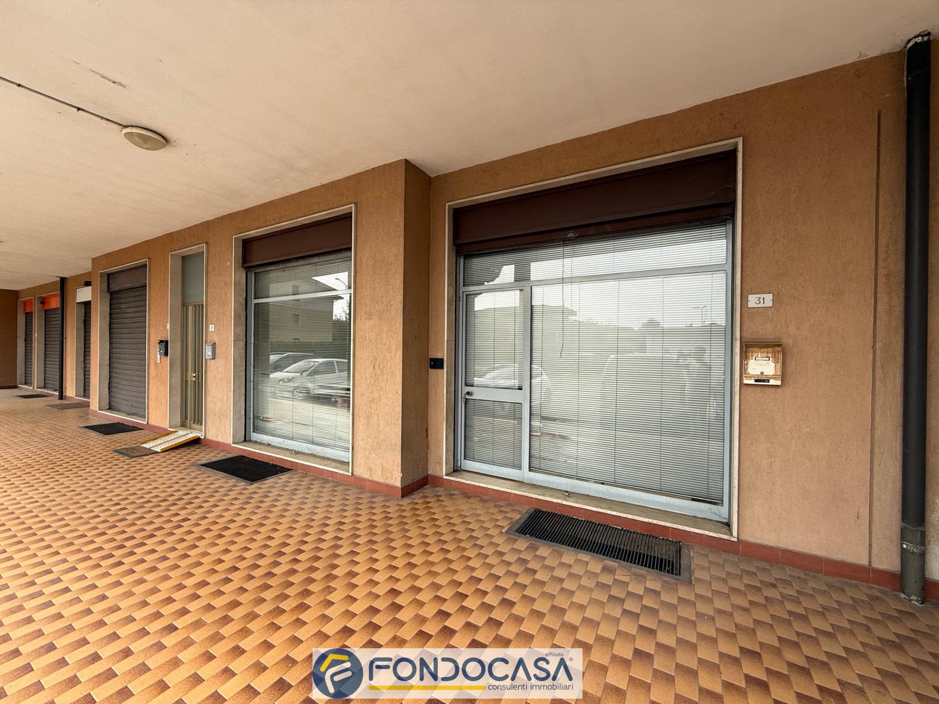 Locale commerciale in vendita a Roncadelle