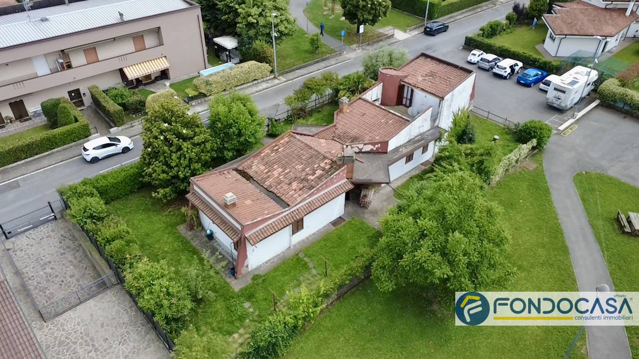 Villa in vendita a Capriolo