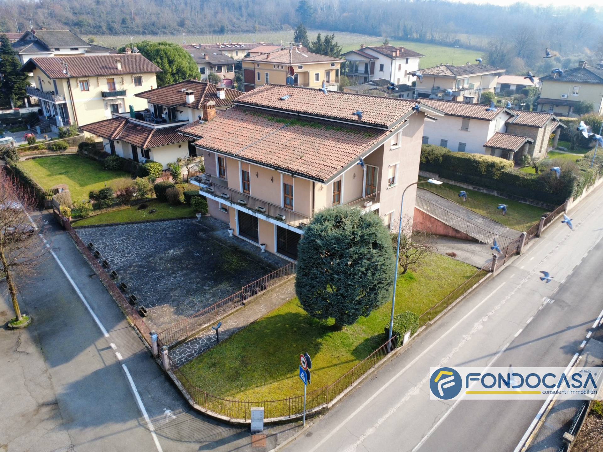 Villa bifamiliare in vendita a Passirano