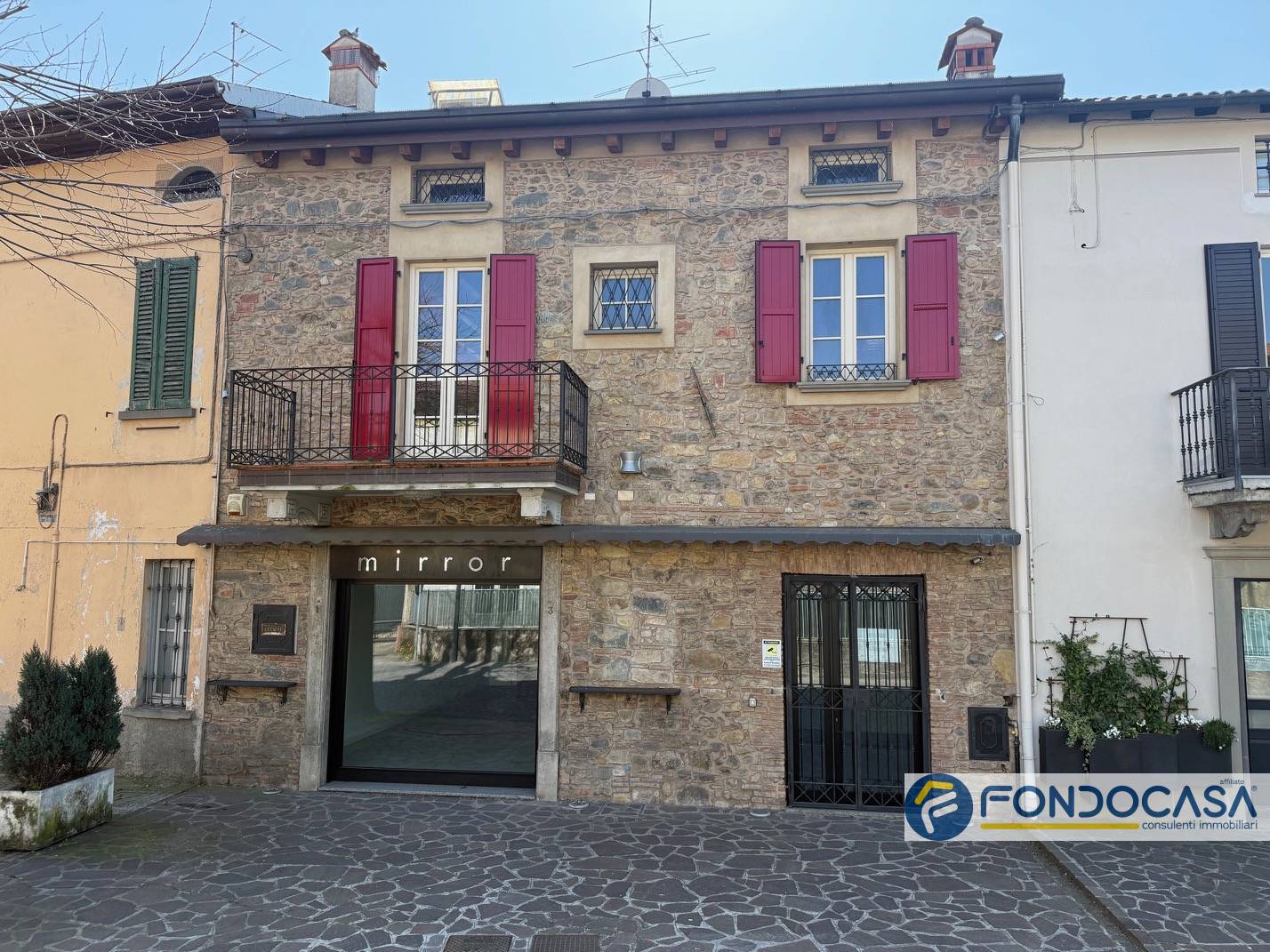 Locale commerciale in affitto a Palazzolo sull'Oglio