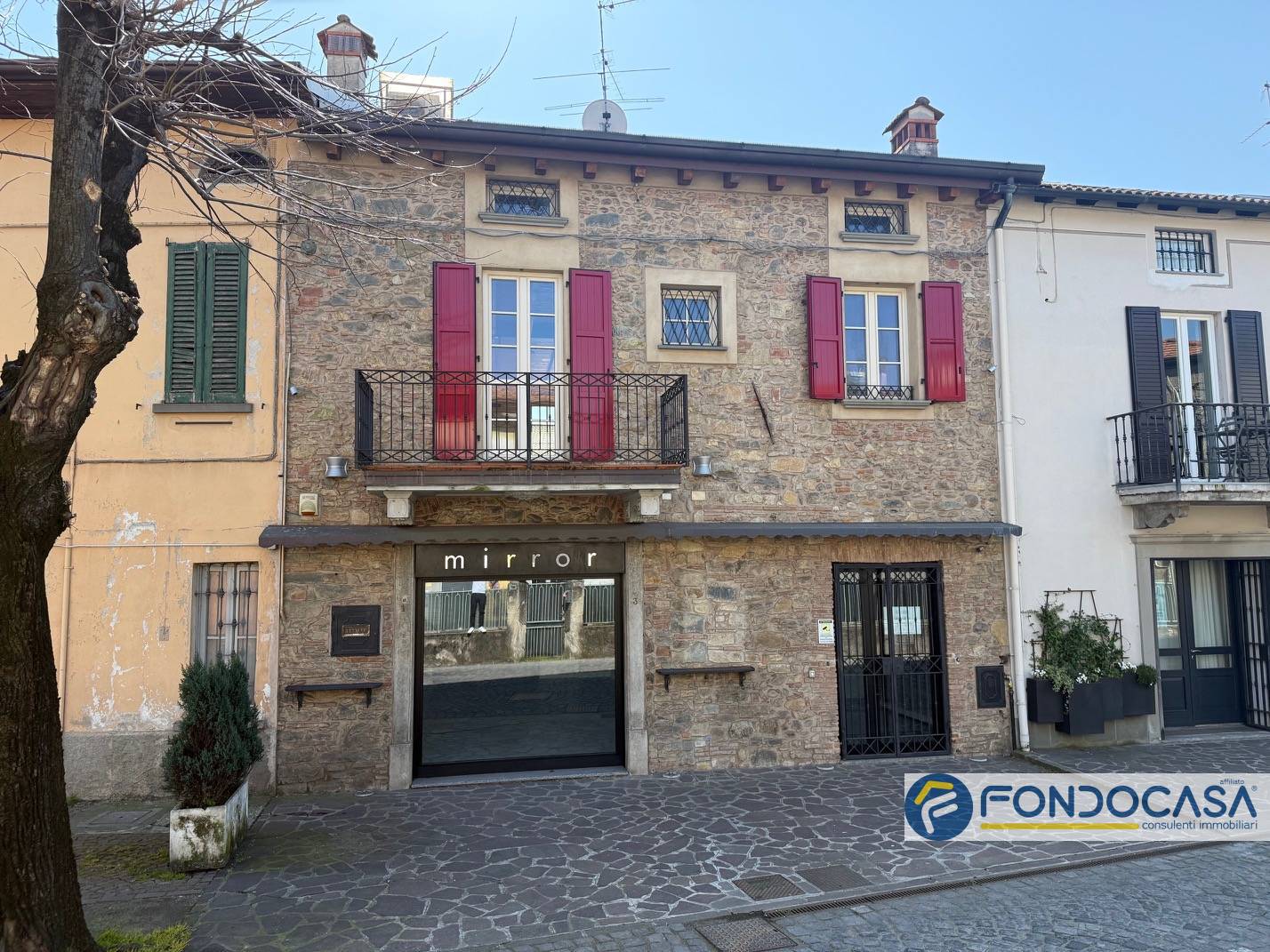 Locale commerciale in affitto a Palazzolo sull'Oglio