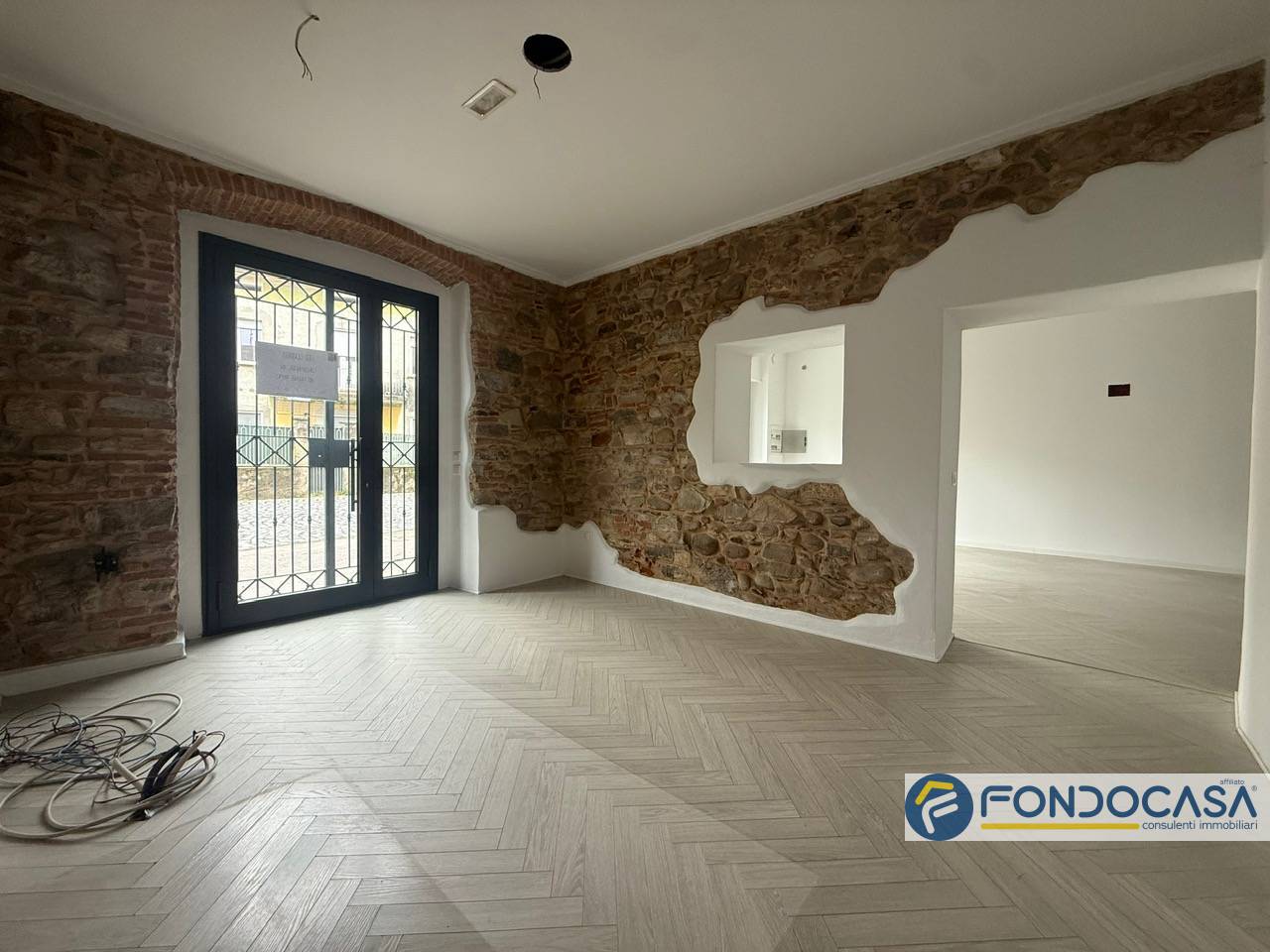 Locale commerciale in affitto a Palazzolo sull'Oglio