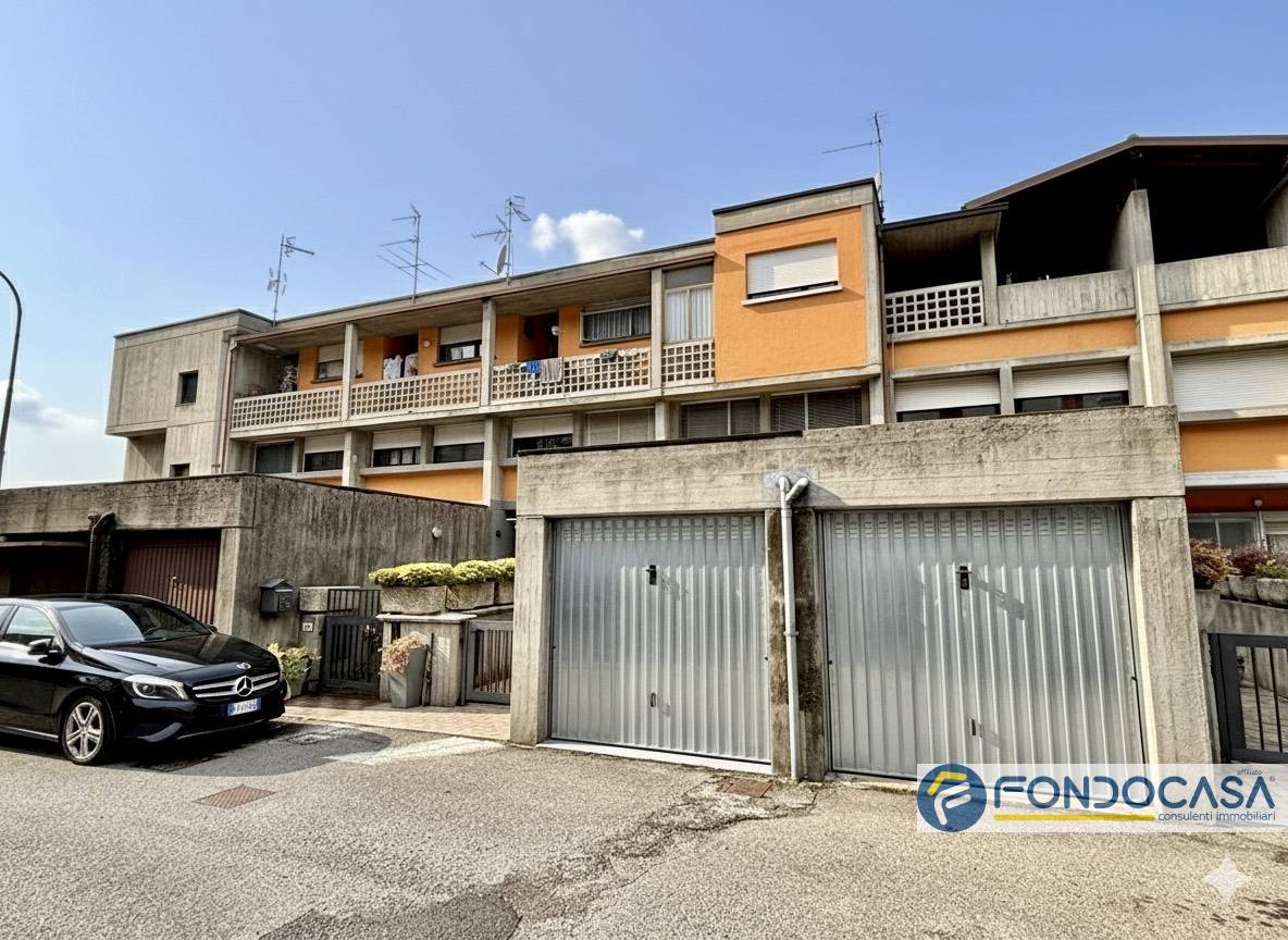 Box o garage in vendita a Capriolo