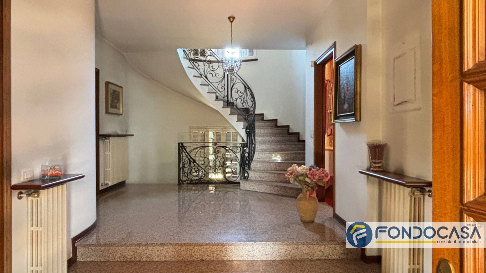 Villa bifamiliare in vendita a Cologne