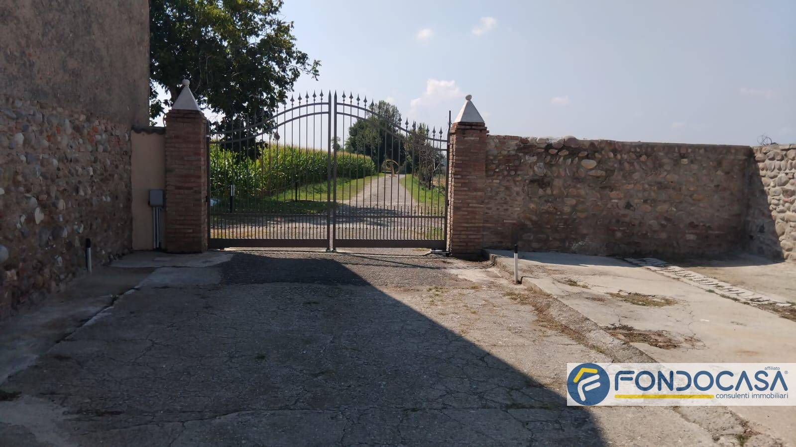 Casale di campagna in vendita a Palazzolo sull'Oglio