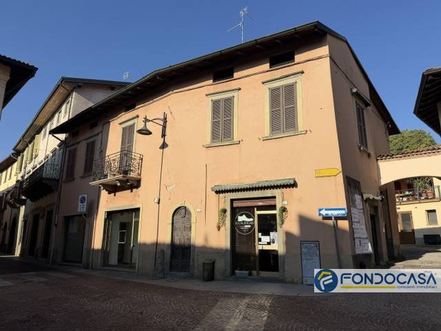Locale commerciale in vendita a Palazzolo sull'Oglio