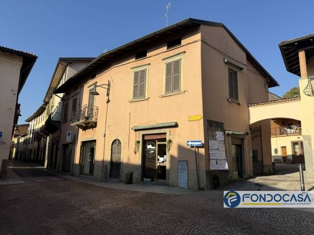 Locale commerciale in vendita a Palazzolo sull'Oglio