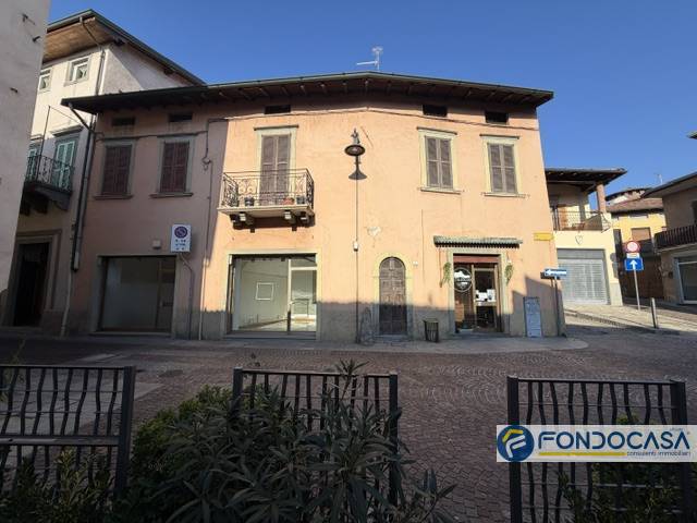 Locale commerciale in vendita a Palazzolo sull'Oglio
